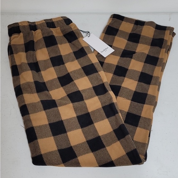 New! Men's Goodfellow Microfleece Pajama Pants Beige/Black Plaid. Soft & Comfy - Picture 2 of 10